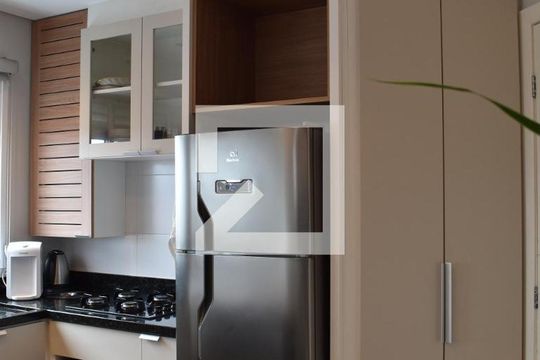 Cozinha de kitnet/studio para alugar com 1 quarto, 42m² em Capão da Imbuia, Pinhais