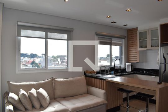 Sala de kitnet/studio para alugar com 1 quarto, 42m² em Capão da Imbuia, Pinhais