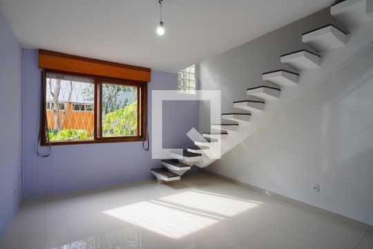 Sala 2 de casa à venda com 4 quartos, 252m² em Navegantes, Porto Alegre