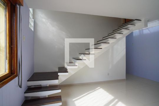 Sala 2 de casa à venda com 4 quartos, 252m² em Navegantes, Porto Alegre