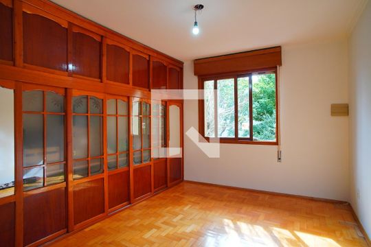 Quarto 3 - Segundo Andar de casa à venda com 4 quartos, 252m² em Navegantes, Porto Alegre