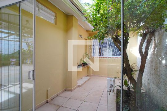 Jardim de Inverno de casa à venda com 4 quartos, 252m² em Navegantes, Porto Alegre