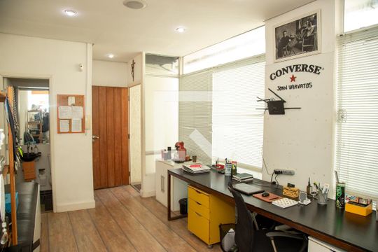 Escritório de casa à venda com 3 quartos, 240m² em Brooklin, São Paulo