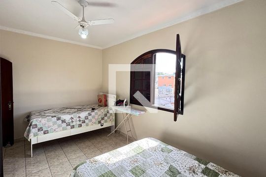 Quarto 2 de casa à venda com 3 quartos, 260m² em Vila Curuçá, Santo André