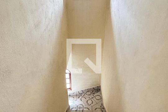 Escada de casa à venda com 3 quartos, 260m² em Vila Curuçá, Santo André