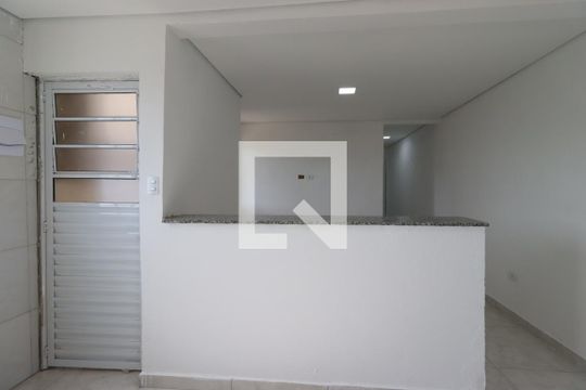 Cozinha de casa para alugar com 2 quartos, 70m² em Vila Aquilino, Santo André