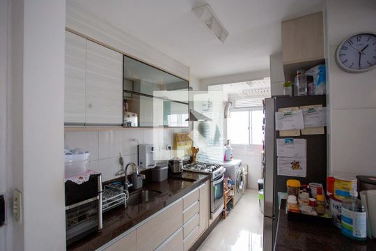 Cozinha de apartamento à venda com 3 quartos, 70m² em Taboão, Diadema