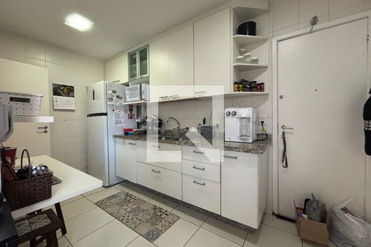 Cozinha de apartamento à venda com 2 quartos, 114m² em Humaitá, Rio de Janeiro