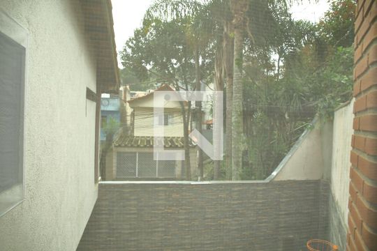 Vista Quarto 2 de casa à venda com 4 quartos, 270m² em Vila Netuno, São Bernardo do Campo
