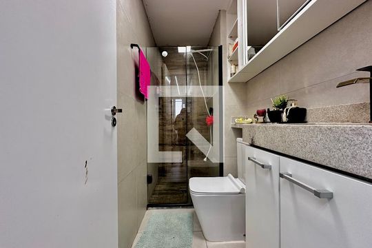 Banheiro de apartamento à venda com 2 quartos, 34m² em Santo Amaro, São Paulo