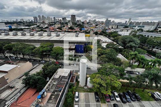 Vista de apartamento à venda com 2 quartos, 34m² em Santo Amaro, São Paulo