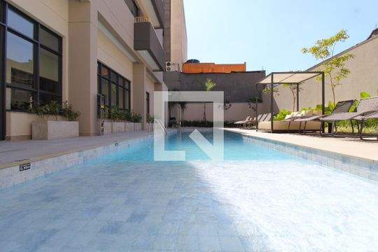 Área Comum - Piscina de kitnet/studio para alugar com 1 quarto, 26m² em Vila Olímpia, São Paulo