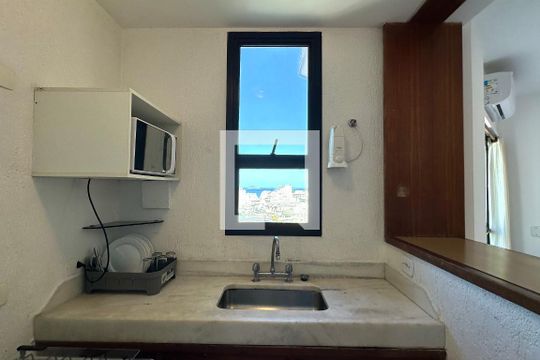 Cozinha de apartamento à venda com 1 quarto, 80m² em Copacabana, Rio de Janeiro