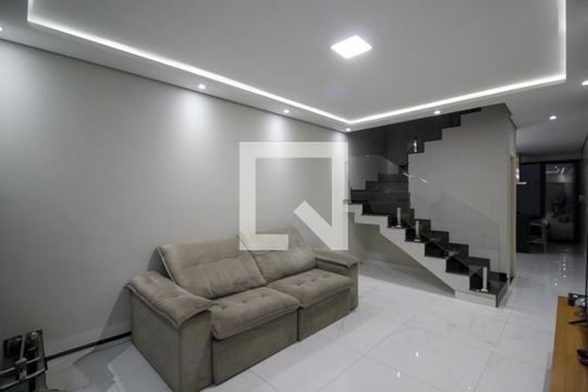 Casa à venda com 3 quartos, 140m² em Jardim Juá, São Paulo