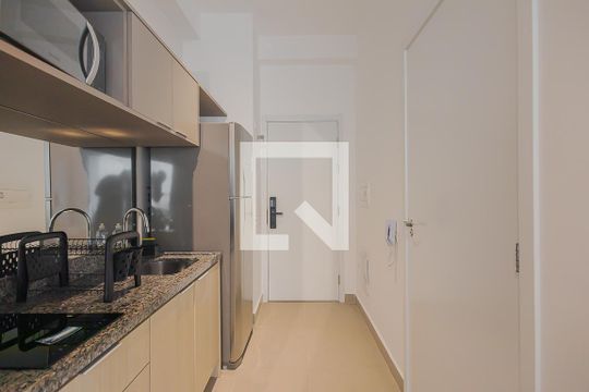 Cozinha de kitnet/studio à venda com 1 quarto, 27m² em Pinheiros, São Paulo