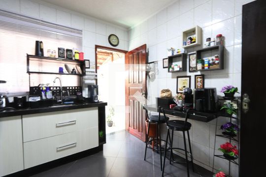 Cozinha de casa para alugar com 3 quartos, 150m² em Jardim Vila Formosa, São Paulo