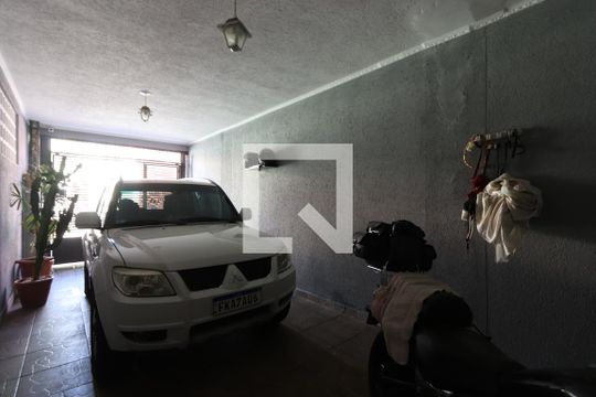 Garagem de casa para alugar com 3 quartos, 150m² em Jardim Vila Formosa, São Paulo