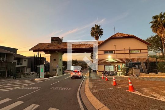 Fachada de casa de condomínio à venda com 3 quartos, 207m² em Swiss Park, Campinas