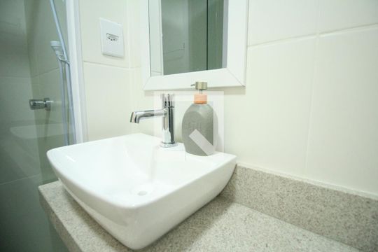 Banheiro de apartamento para alugar com 1 quarto, 20m² em Pituba, Salvador
