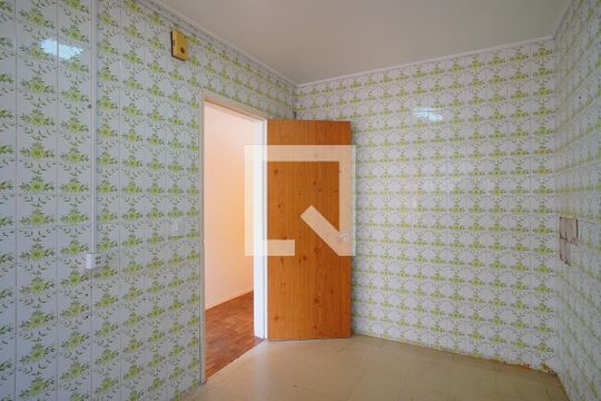 Cozinha de apartamento à venda com 2 quartos, 60m² em São Sebastião, Porto Alegre