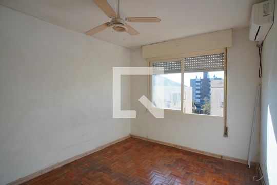 Quarto 1 de apartamento à venda com 2 quartos, 60m² em São Sebastião, Porto Alegre