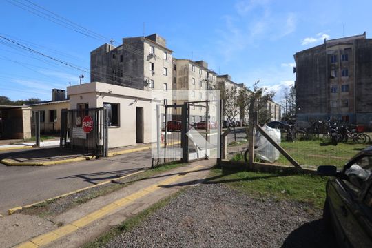 Fachada e portaria de apartamento para alugar com 2 quartos, 40m² em Rio Branco, Canoas