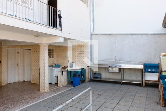Quintal de casa à venda com 2 quartos, 251m² em Centro, Osasco