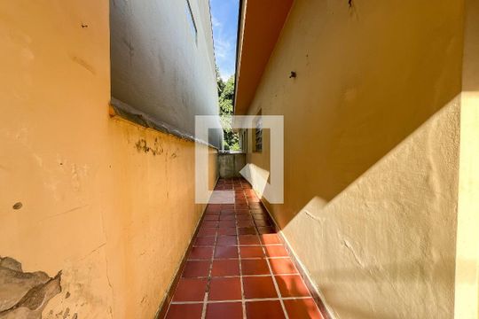 Quintal de casa para alugar com 2 quartos, 75m² em Jaraguá, São Paulo