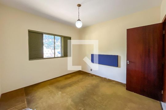 Sala de casa para alugar com 2 quartos, 75m² em Jaraguá, São Paulo