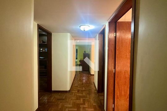 Corredor de apartamento à venda com 4 quartos, 190m² em Anchieta, Belo Horizonte