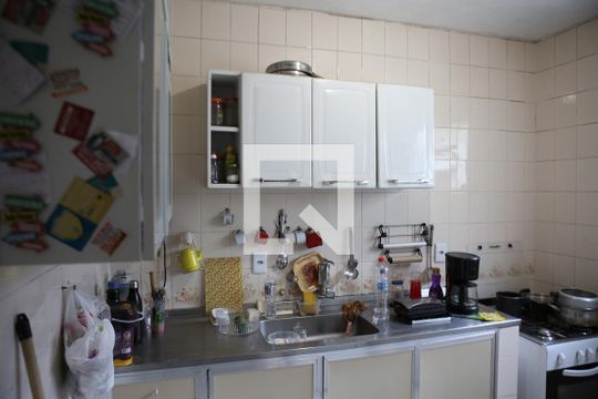 Cozinha de apartamento à venda com 2 quartos, 46m² em Santa Cruz Industrial, Contagem