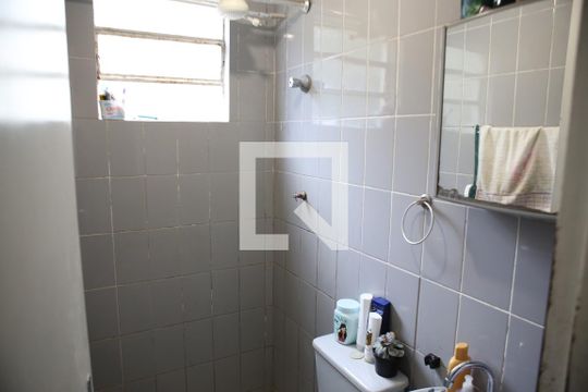 Banheiro de apartamento à venda com 2 quartos, 46m² em Santa Cruz Industrial, Contagem