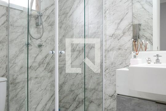 Banheiro da suíte 2 de apartamento para alugar com 3 quartos, 307m² em Vila Caminho do Mar, São Bernardo do Campo