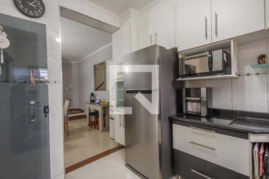 Cozinha de casa para alugar com 4 quartos, 256m² em Vila Jaboticabeira, Taubaté