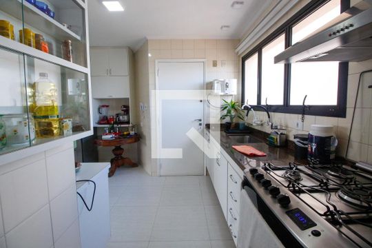 Cozinha de apartamento para alugar com 2 quartos, 90m² em Jardim Monte Kemel, São Paulo