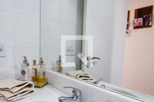 Banheiro de apartamento para alugar com 2 quartos, 90m² em Jardim Monte Kemel, São Paulo