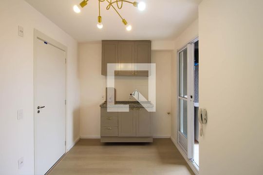 Sala/Cozinha de apartamento para alugar com 2 quartos, 33m² em Vila Santa Clara, São Paulo
