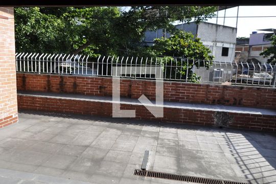 Quintal de casa à venda com 4 quartos, 327m² em Cachambi, Rio de Janeiro