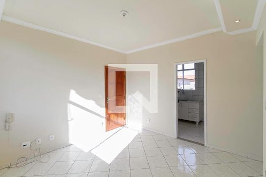 Sala de casa de condomínio à venda com 2 quartos, 55m² em Parque Xangri-lá, Contagem