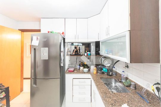Cozinha de apartamento à venda com 3 quartos, 130m² em Grajaú, Rio de Janeiro