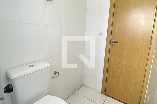 Banheiro de apartamento à venda com 2 quartos, 58m² em São João Batista, São Leopoldo