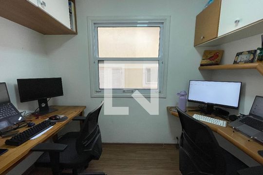 Quarto 3 de casa de condomínio à venda com 4 quartos, 220m² em Jardim Monte Alegre, São Paulo