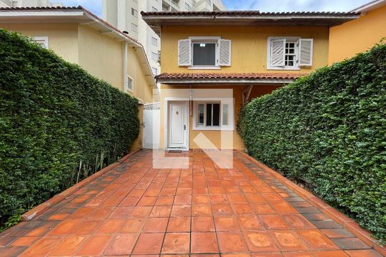 Fachada de casa de condomínio à venda com 4 quartos, 220m² em Jardim Monte Alegre, São Paulo