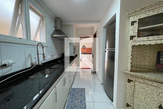 Cozinha de casa de condomínio à venda com 4 quartos, 220m² em Jardim Monte Alegre, São Paulo