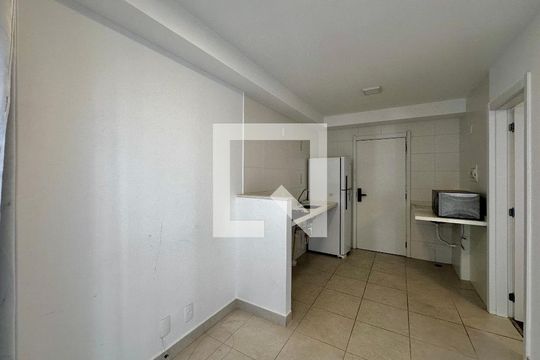 Sala de apartamento para alugar com 1 quarto, 27m² em Jardim Caravelas, São Paulo
