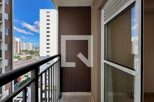 Sacada da Sala de apartamento para alugar com 1 quarto, 27m² em Jardim Caravelas, São Paulo