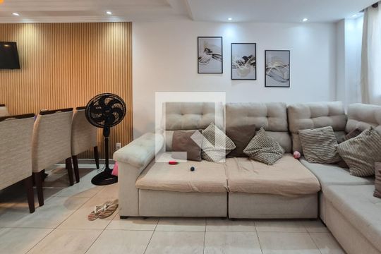 Sala de casa de condomínio à venda com 3 quartos, 110m² em Parque Santo Antonio, São Bernardo do Campo
