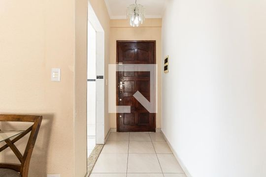 Entrada de apartamento à venda com 3 quartos, 86m² em Cambuci, São Paulo