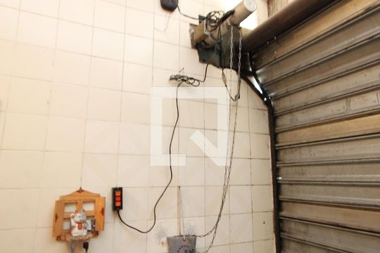 Garagem de casa para alugar com 2 quartos, 250m² em Jardim Brasil (zona Norte), São Paulo