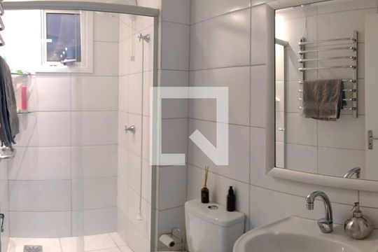 Banheiro de apartamento à venda com 2 quartos, 70m² em Estância Velha, Canoas